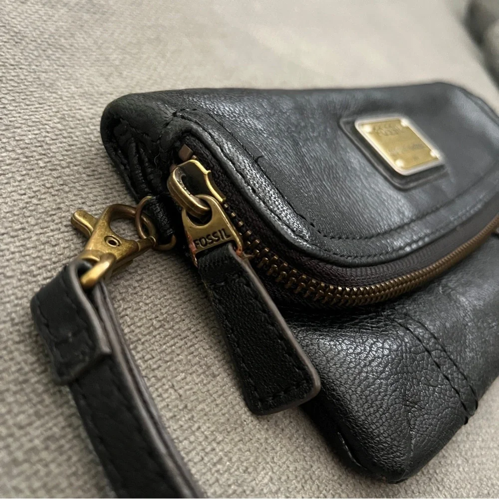 Vintage Fossil Black Emory Leather Fold Over Wristlet Wallet